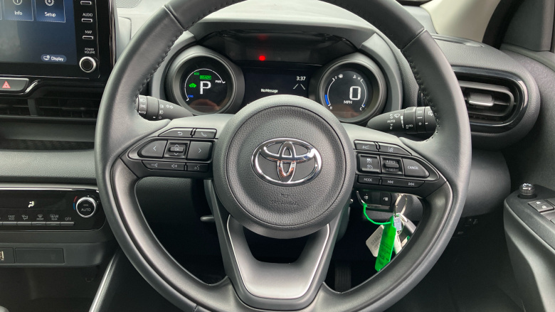 Toyota Yaris 1.5 Hybrid Design 5dr CVT Hybrid Hatchback